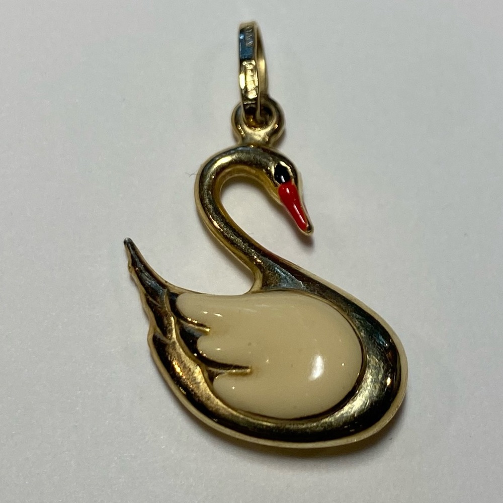 14k Gold and Enamel Swan Pendant (Puffed/Hollow Golf) 0.75 Inches